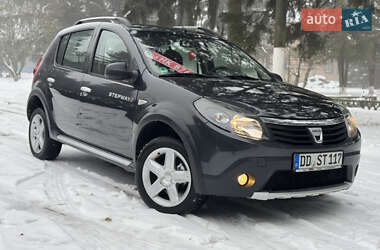 Позашляховик / Кросовер Dacia Sandero StepWay 2012 в Умані