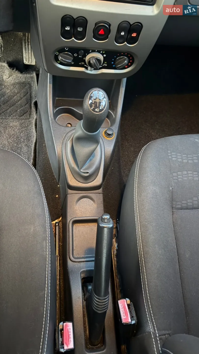 2010 Dacia Sandero - мініатюра 12