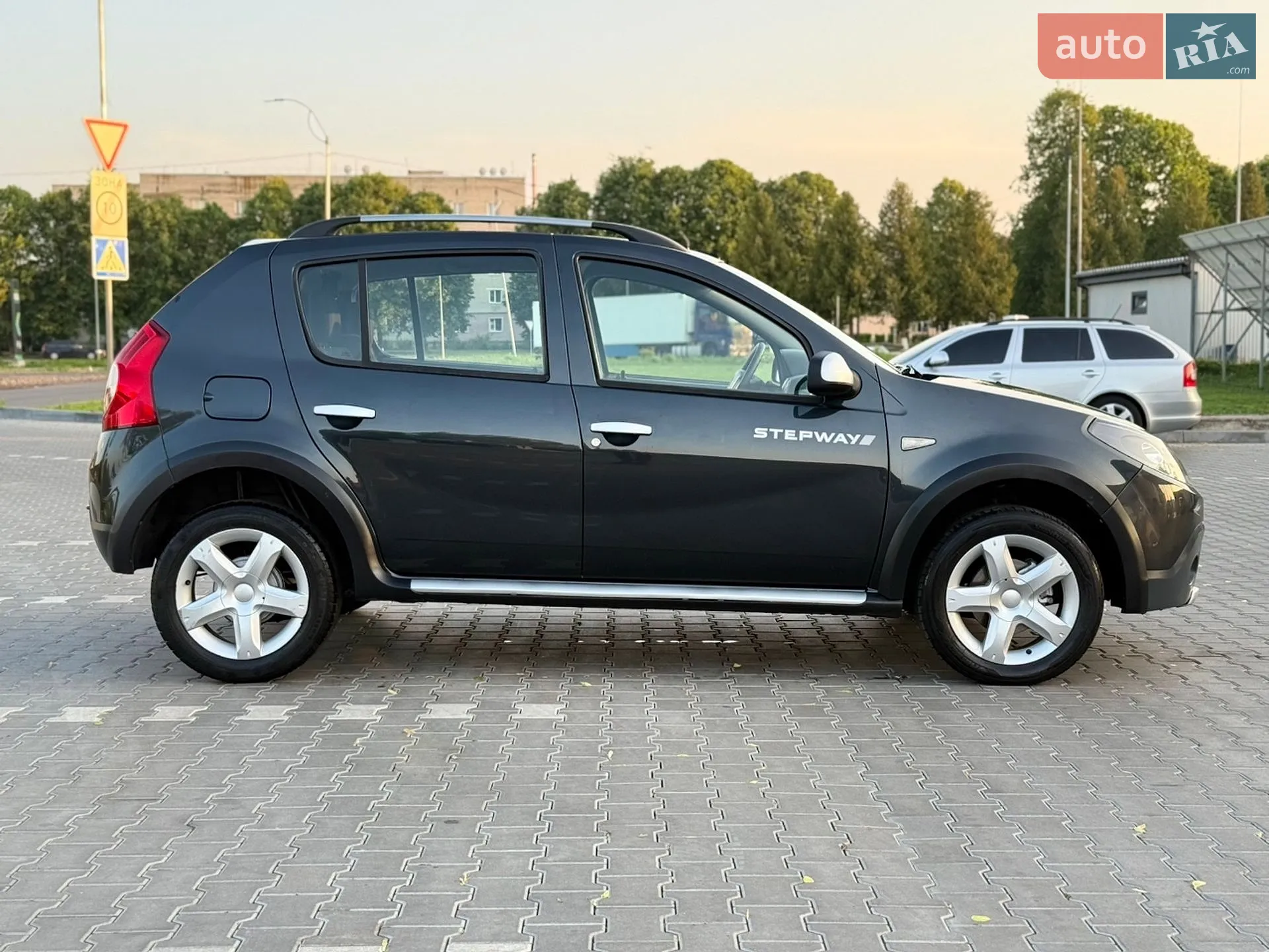 2010 Dacia Sandero - мініатюра 11