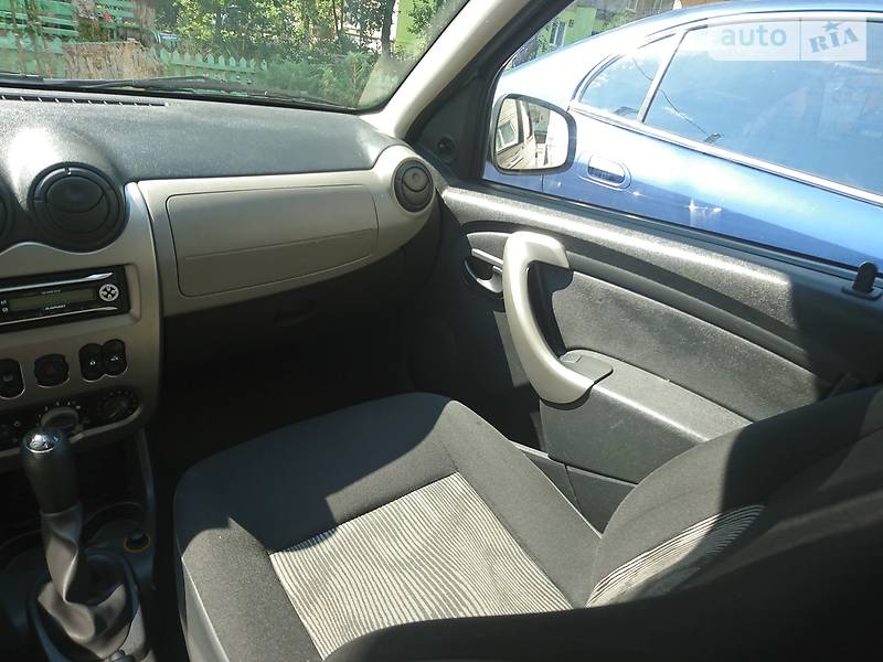 Хетчбек Dacia Sandero 2010 в Полтаві