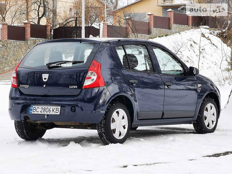 Хетчбек Dacia Sandero 2009 в Золочеві