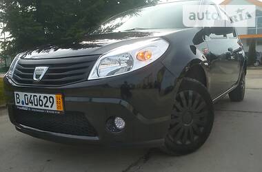 Хэтчбек Dacia Sandero 2009 в Самборе