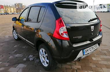 Хэтчбек Dacia Sandero 2010 в Житомире