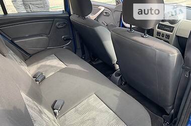 Хетчбек Dacia Sandero 2011 в 
