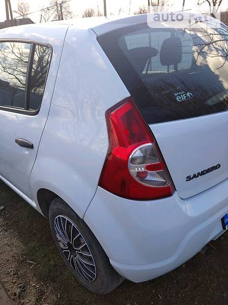 Хетчбек Dacia Sandero 2011 в Теофіполі