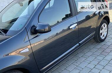 Хетчбек Dacia Sandero 2008 в 