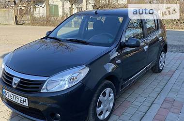Хетчбек Dacia Sandero 2008 в 