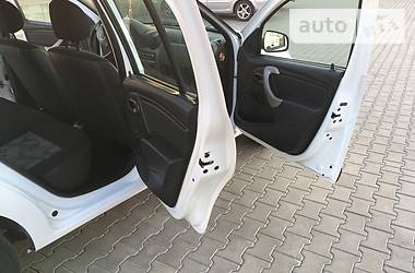 Хетчбек Dacia Sandero 2009 в 