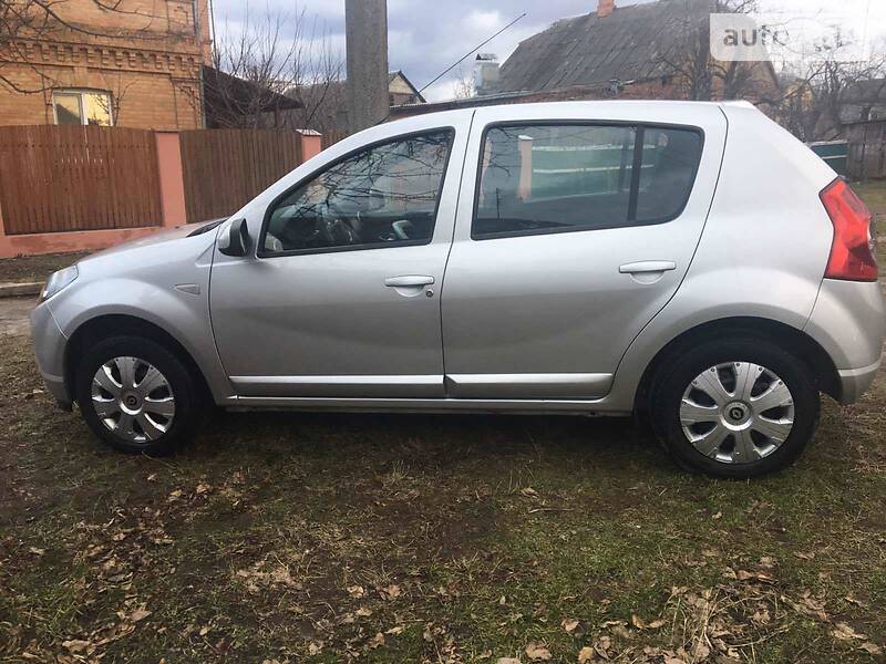 Хетчбек Dacia Sandero 2011 в Бердичеві