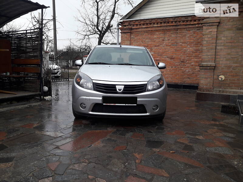 Хетчбек Dacia Sandero 2011 в Бердичеві