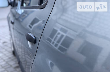 Хетчбек Dacia Sandero 2009 в 