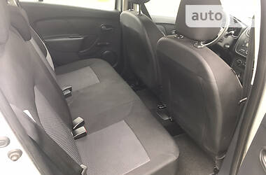Хетчбек Dacia Sandero 2016 в 