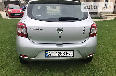 Хетчбек Dacia Sandero 2016 в 