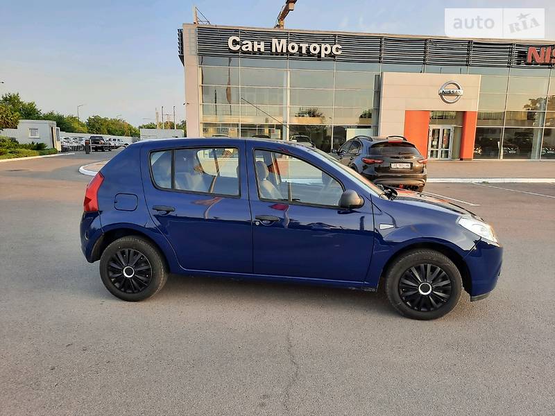 Хетчбек Dacia Sandero 2010 в Полтаві фото 3 Хетчбек Dacia Sandero 2010 в Полтаві