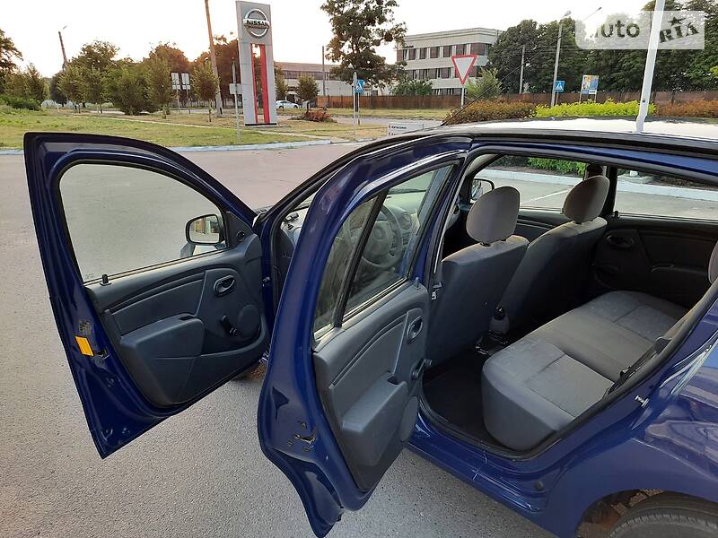 Хетчбек Dacia Sandero 2010 в Полтаві фото 32 Хетчбек Dacia Sandero 2010 в Полтаві