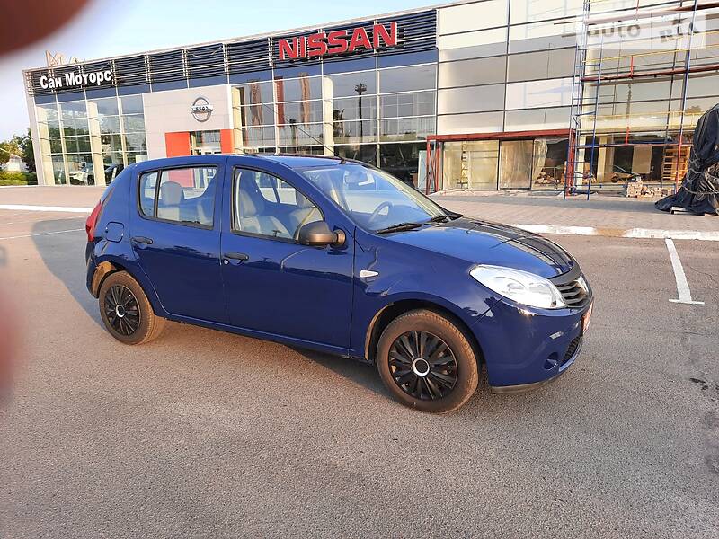 Хетчбек Dacia Sandero 2010 в Полтаві фото 66 Хетчбек Dacia Sandero 2010 в Полтаві