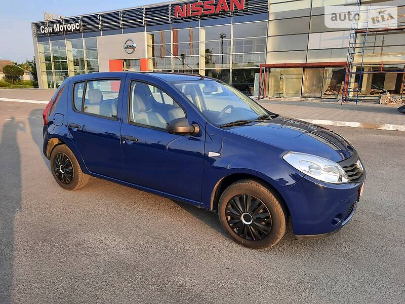 Хетчбек Dacia Sandero 2010 в Полтаві фото 72 Хетчбек Dacia Sandero 2010 в Полтаві
