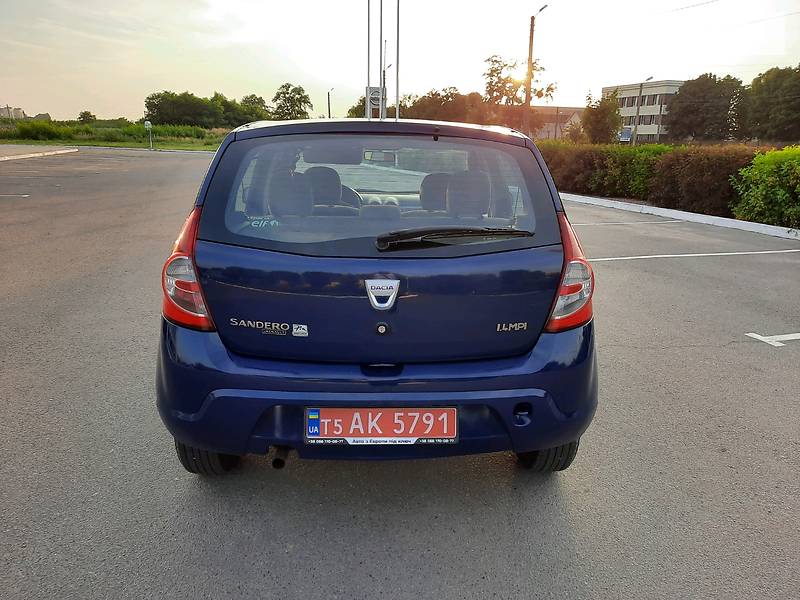 Хетчбек Dacia Sandero 2010 в Полтаві фото 75 Хетчбек Dacia Sandero 2010 в Полтаві