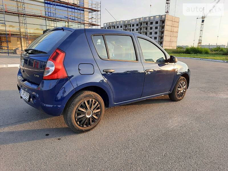 Хетчбек Dacia Sandero 2010 в Полтаві фото 83 Хетчбек Dacia Sandero 2010 в Полтаві