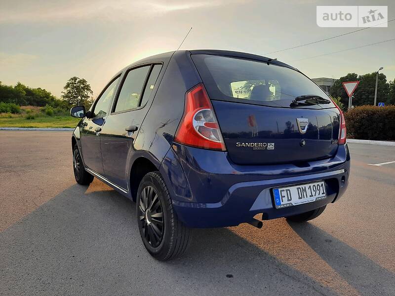 Хетчбек Dacia Sandero 2010 в Полтаві фото 82 Хетчбек Dacia Sandero 2010 в Полтаві