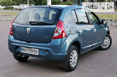 Хэтчбек Dacia Sandero 2009 в Житомире