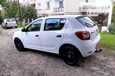 Хетчбек Dacia Sandero 2013 в 