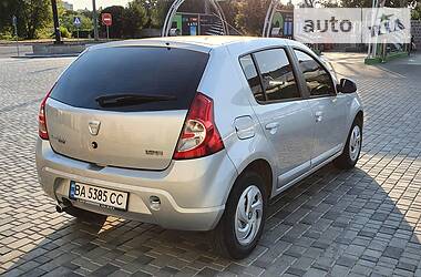 Хэтчбек Dacia Sandero 2009 в Кропивницком