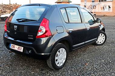 Хэтчбек Dacia Sandero 2008 в Луцке