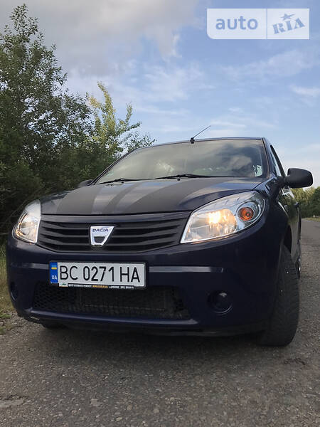 Хетчбек Dacia Sandero 2011 в Дрогобичі
