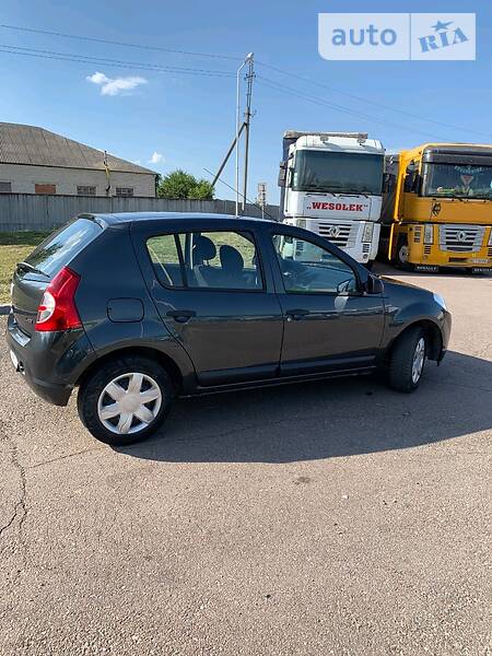 Хетчбек Dacia Sandero 2009 в Золочеві фото 4 Хетчбек Dacia Sandero 2009 в Золочеві