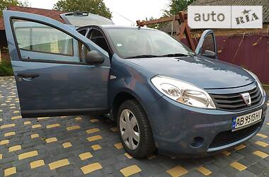 Хэтчбек Dacia Sandero 2009 в Немирове