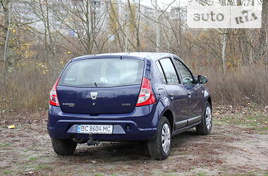 Хэтчбек Dacia Sandero 2009 в Сумах