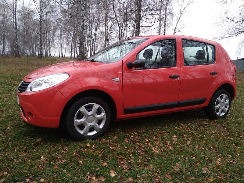 Хэтчбек Dacia Sandero 2009 в Радивилове