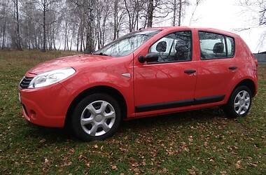 Хэтчбек Dacia Sandero 2009 в Радивилове