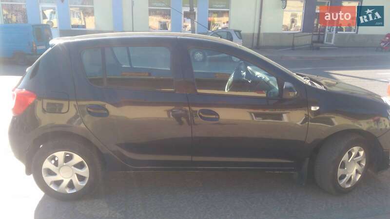 Хетчбек Dacia Sandero 2016 в Львові