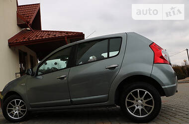 Хетчбек Dacia Sandero 2009 в Трускавці