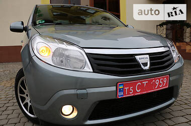 Хетчбек Dacia Sandero 2009 в Трускавці