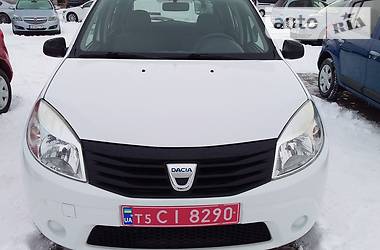 Хэтчбек Dacia Sandero 2009 в Черновцах