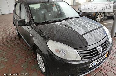 Хэтчбек Dacia Sandero 2012 в Ровно