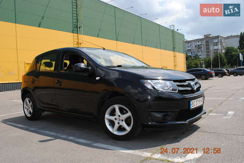 Хетчбек Dacia Sandero 2012 в Кропивницькому