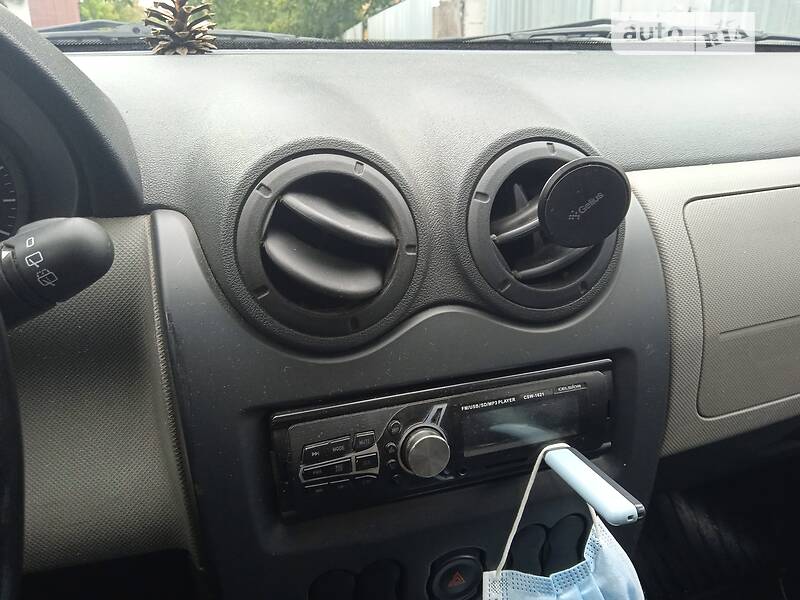 Хэтчбек Dacia Sandero 2012 в Изяславе