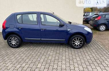 Хетчбек Dacia Sandero 2009 в Дрогобичі