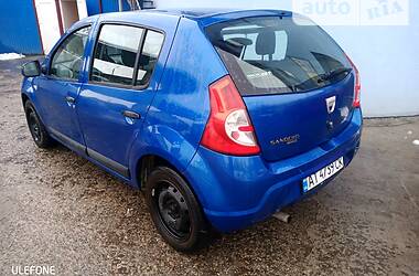 Хэтчбек Dacia Sandero 2009 в Калуше