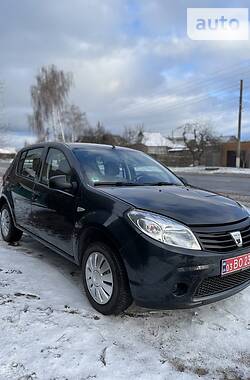 Хэтчбек Dacia Sandero 2009 в Ахтырке