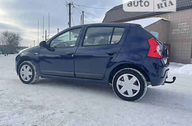 Хэтчбек Dacia Sandero 2009 в Бахмаче