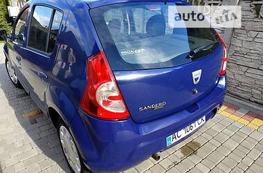 Хэтчбек Dacia Sandero 2009 в Луцке