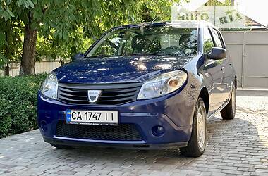 Хэтчбек Dacia Sandero 2009 в Умани