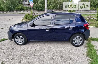 Хэтчбек Dacia Sandero 2015 в Сумах