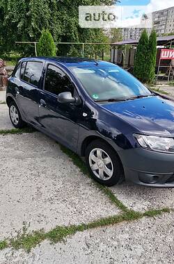 Хэтчбек Dacia Sandero 2015 в Сумах