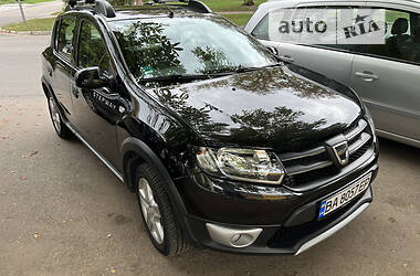 Внедорожник / Кроссовер Dacia Sandero 2016 в Александрие